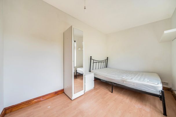 5 bedroom semi-detached house to rent - Photo 1