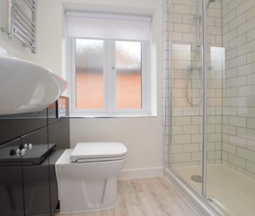2 bedroom semi-detached house to rent - Photo 3
