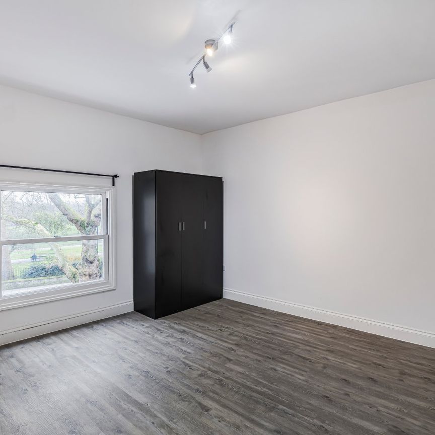 Bayswater Road, London, W2 - Photo 1