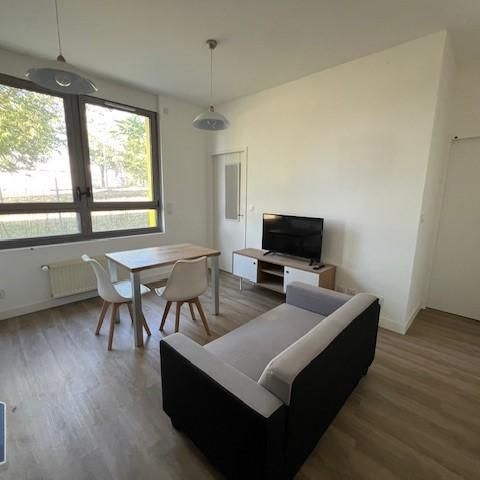 Location Appartement 1 pièce 10m² CHANGE 53810 - Photo 1