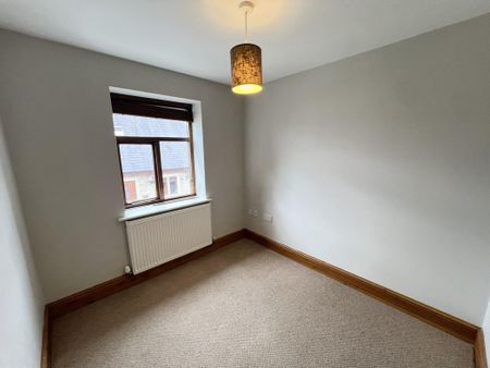 3 bedroom terraced house to rent - Photo 5