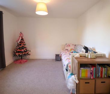 4 bedroom detached house to rent - Photo 6