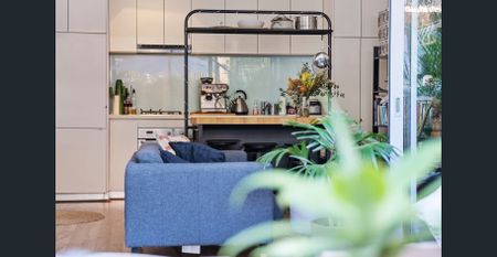 Pet friendly courtyard apartment on the city fringe - Photo 5