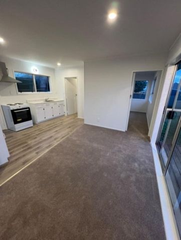 PAPAKURA, 2 BEDROOMS - Photo 5
