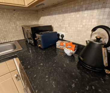 Castletown Road, London, W14 - Photo 6