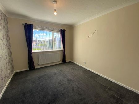 2 bedroom semi-detached bungalow to rent - Photo 4