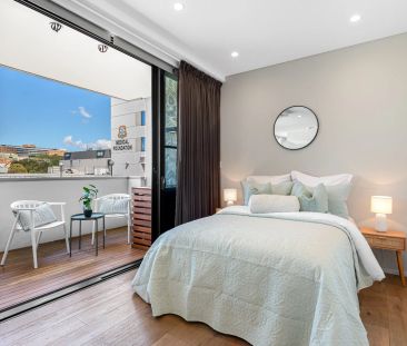 Sophisticated Designer Living with oversized parking in DNA - Photo 6