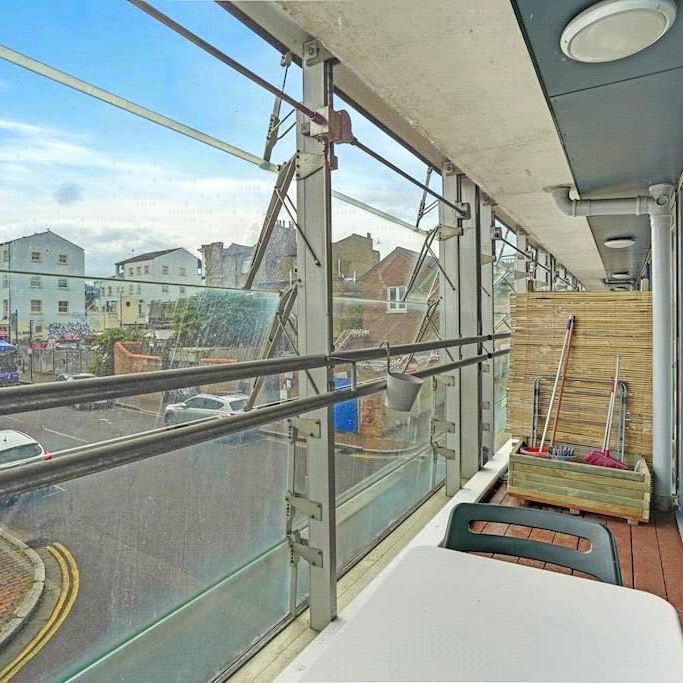 1 bedroom flat to rent - Photo 1