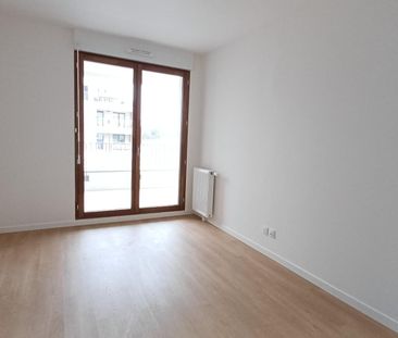 location Appartement T2 DE 48.42m² À ARPAJON - Photo 2