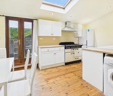 2 bedroom semi-detached house to rent - Photo 4