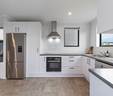 99 Battalion Drive, Papakura, Auckland - Photo 6