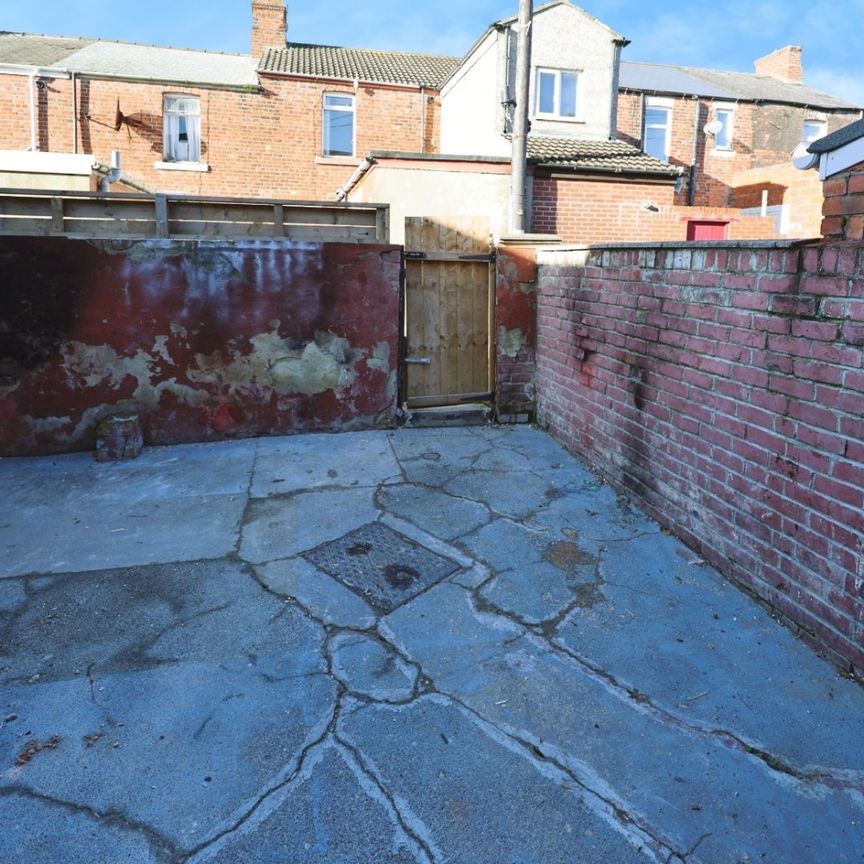 2 bedroom House To Let - Photo 1