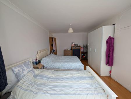 House share to rent - Photo 2