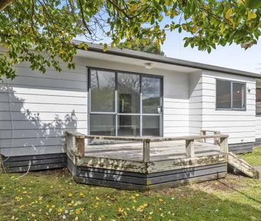 Cosy with all the essentials - Photo 2