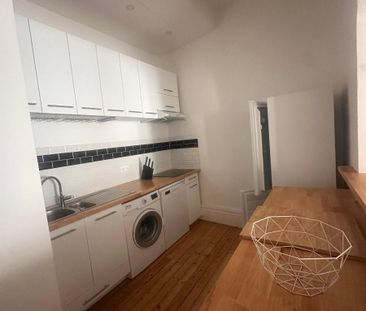 Location Appartement 2 pièces 50m² LYON 7ème - Photo 4