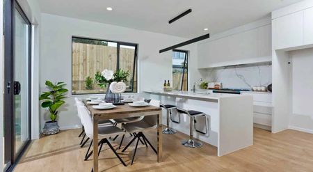 Modern 4-Bedroom Home with Study Room in Milford - Photo 3