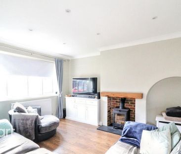 3 bedroom semi-detached house to rent - Photo 3