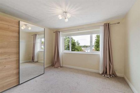 Long Rowden, Plymouth, PL3 - Photo 2