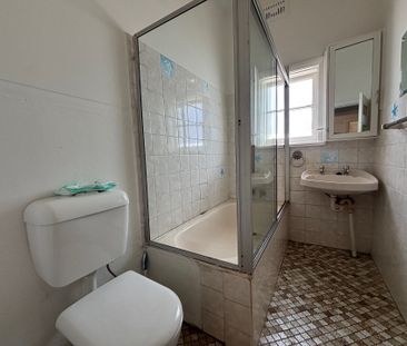 Cozy Family Home - Photo 4