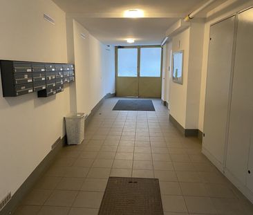 Helle 2-Zimmer DG- Wohnung | Nähe U4 Braunschweiggasse | ab sofort - Photo 2