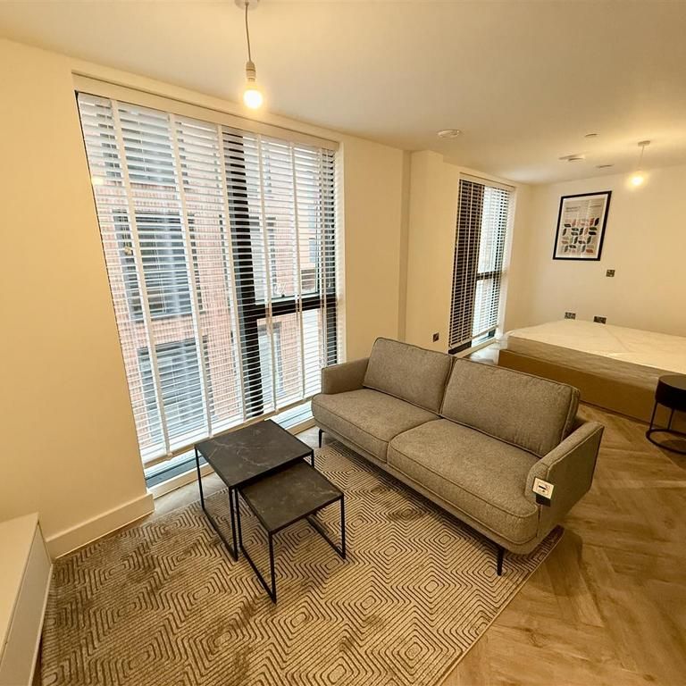 Studio to rent - Photo 1