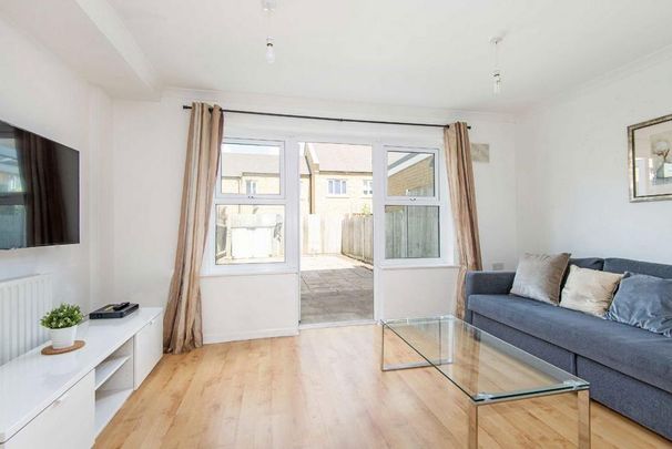 2 bedroom terraced house to rent - Photo 1