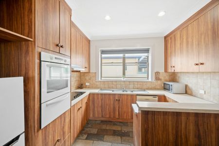 Spacious Family Stone Home - Photo 5