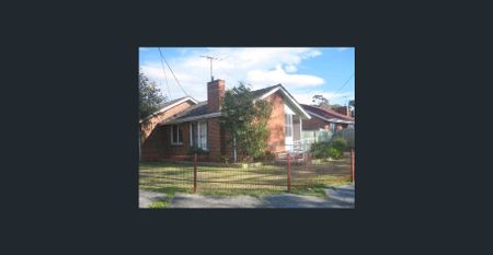 PRIME LOCATION! - Photo 2