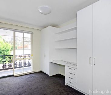 Quiet & Convenient 2 Storey Townhouse with Rear Courtyard - Photo 4