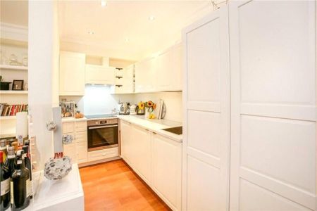 1 Bed Flat, London, W14 - Photo 5