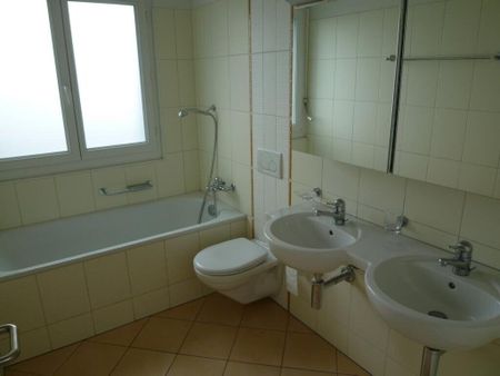 Modern 5.5-room attic apartment in Bolligen - Foto 4