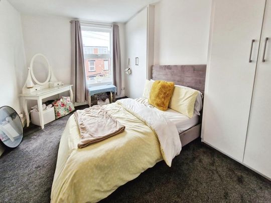 2 bedroom terraced house to rent - Photo 1