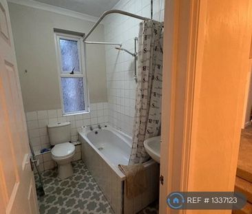 4 bedroom terraced house to rent - Photo 2