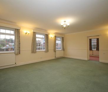 4 bedroom detached house to rent - Photo 1