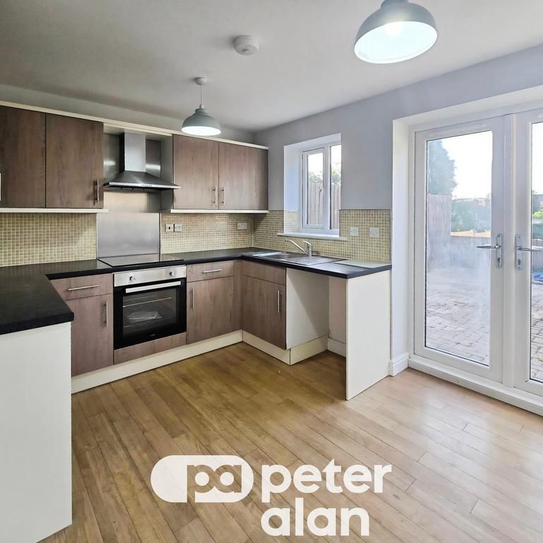 3 bedroom property to rent - Photo 1