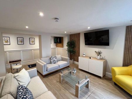 1 bedroom serviced apartment to rent - Photo 2