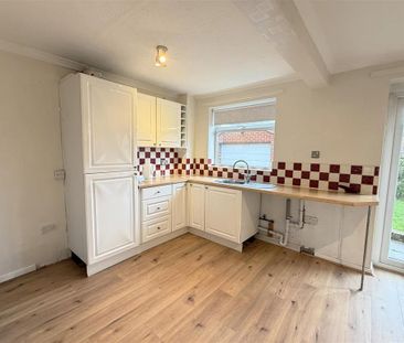 3 bedroom detached house to rent - Photo 5