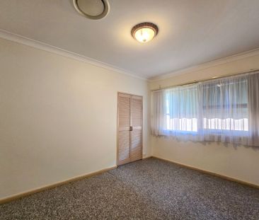 Convenient, Comfortable & Well-Located Family Living - Photo 5