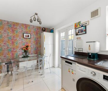 3 bedroom terraced house to rent - Photo 6