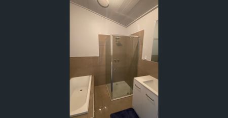 4 Bedroom home with HUGE SHED - Photo 4