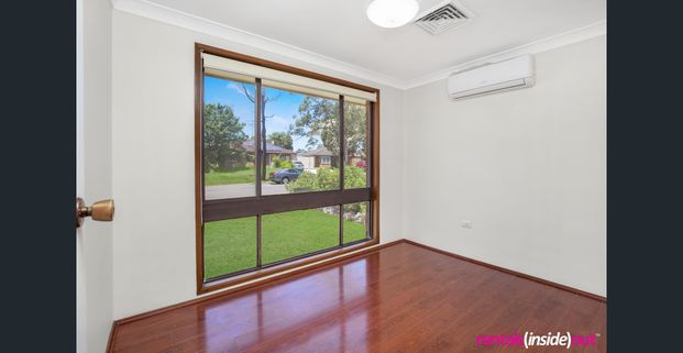 Updated 4 bedroom family home, short walk to train - Photo 1