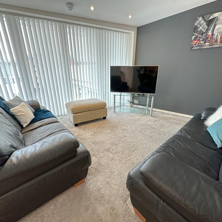 3 bedroom apartment to rent - Photo 1