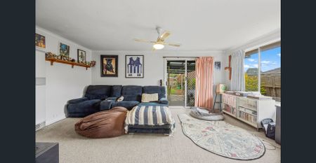 $600 per week / $2607 per cal month - Photo 5