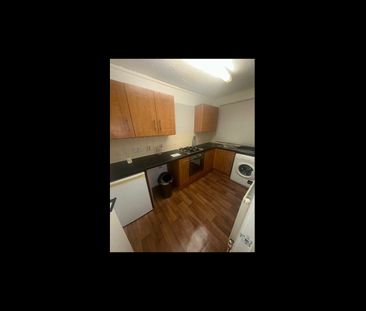 1 Bed Maisonette, Redlynch Walk, M8 - Photo 1