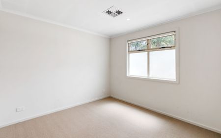 Beautiful 4-Bedroom Family Home for Rent! - Photo 2