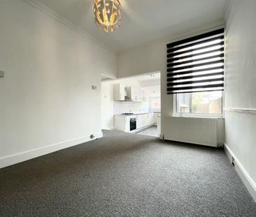 2 bedroom terraced house to rent - Photo 4