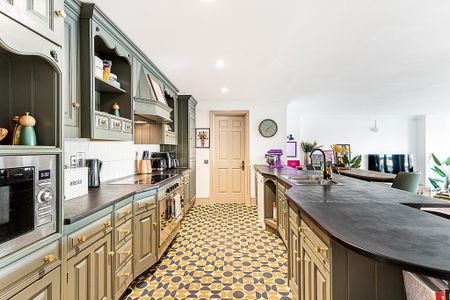 2 bedroom flat to rent - Photo 4