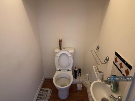 2 bedroom terraced house to rent - Photo 3