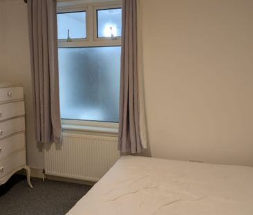 A luxury house Available at Babington road NW4 4LD London UK - Photo 1