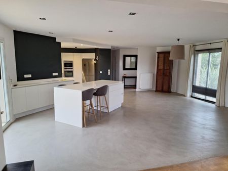 Location Maison 4 pièces 163m² MARTIGNAS SUR JALLE 33127 - Photo 3